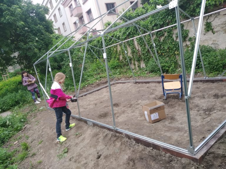 Školský fóliovník – projekt Deti pre Bratislavu