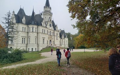 S turistickým krúžkom z Budmeríc do Dubovej, kaštieľ Budmerice