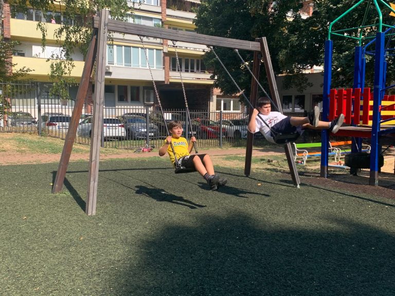 Hurá škola