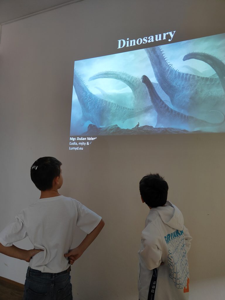 Dinosaury
