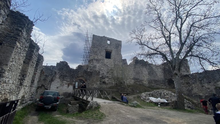 S turistickým krúžkom z Katarínky na Dobrovodský hrad