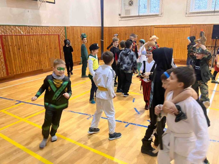 Karneval tretiakov a štvrtákov