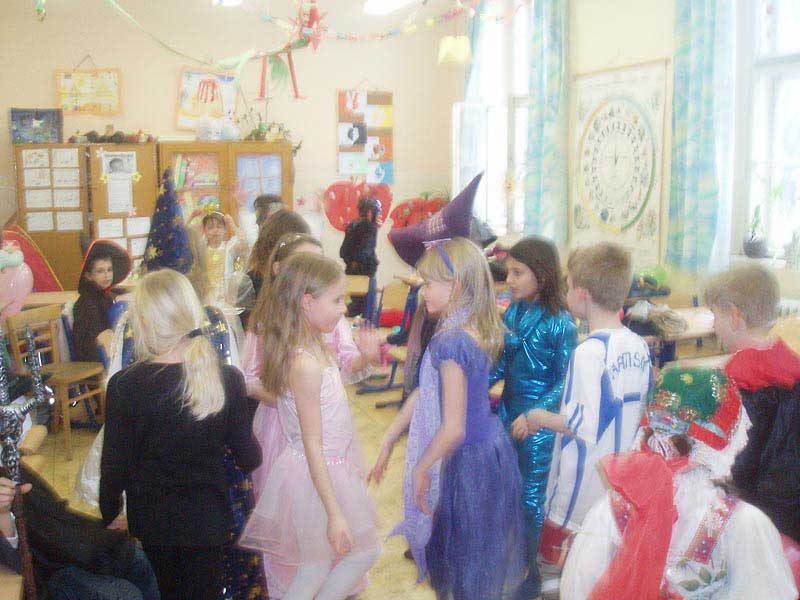 Fašiangový karneval na 1. stupni – Tradície našich predkov